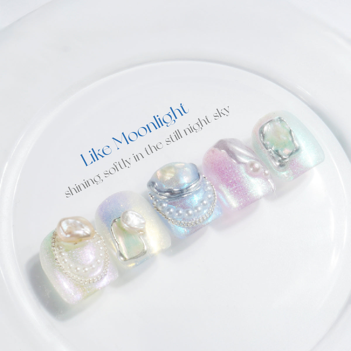 AQ Lunaris Collection