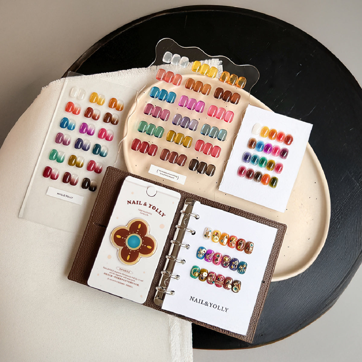 Nail & Yolly Antique Glaze Drawing Gel Palette / 18 Colours