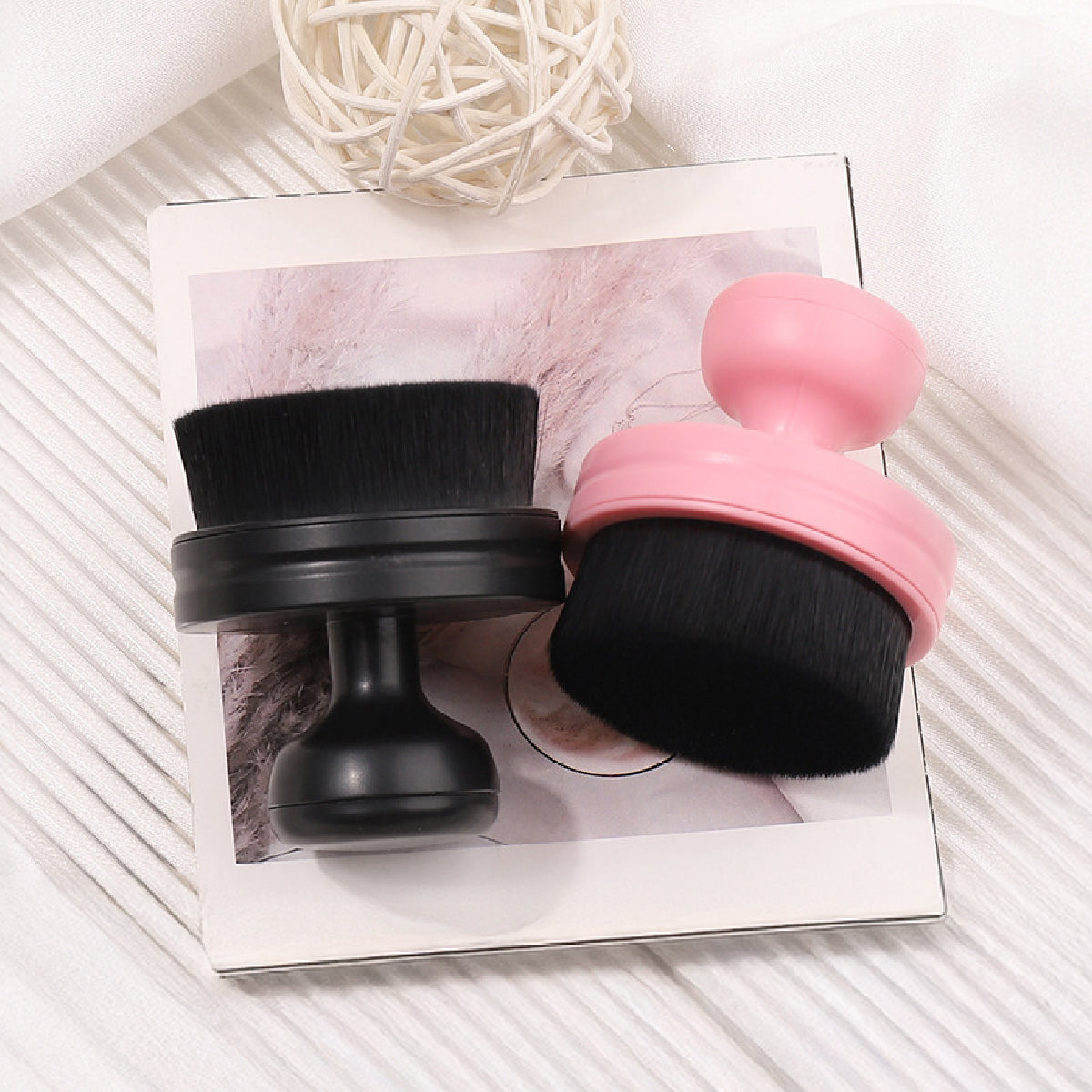 Compact Nail Art Dust Brush with Storage