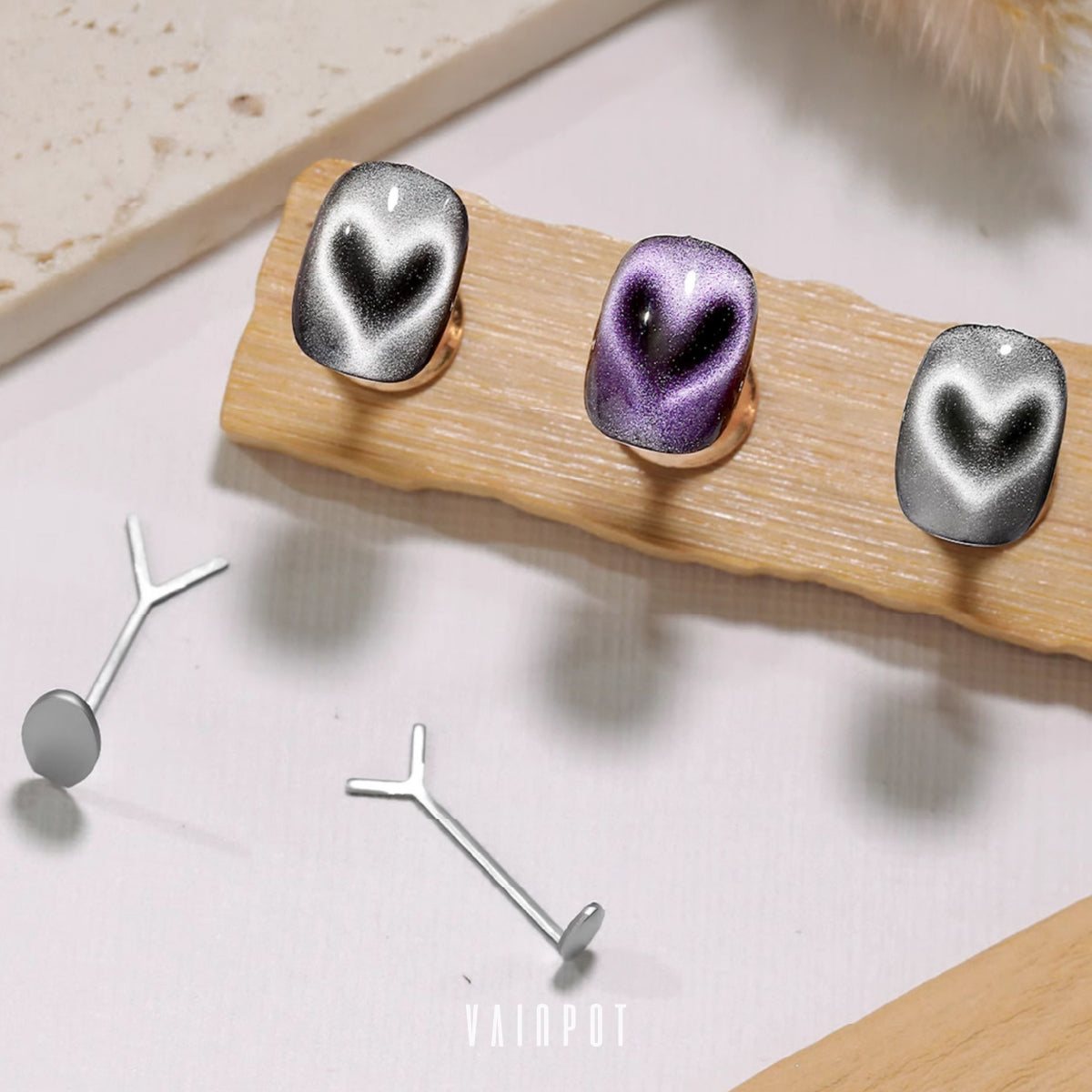 Heart Shape Cateye Magnet Tool